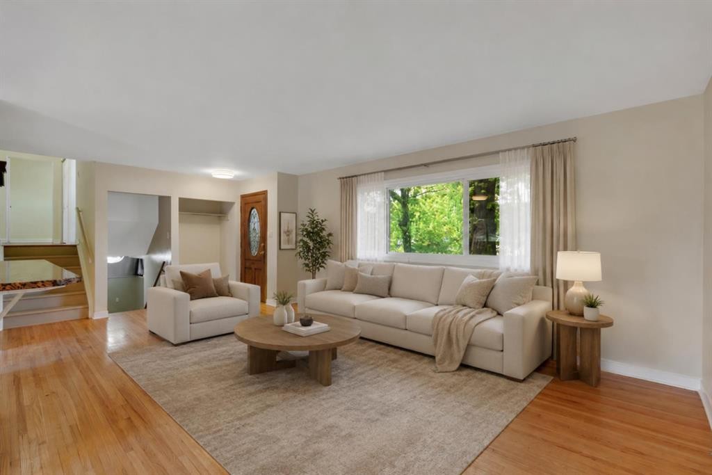 8432 Elbow Drive Sw, Calgary, AB - Indoor