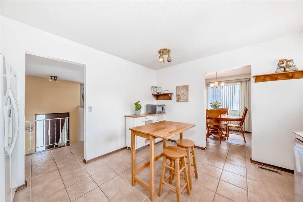 5539 Dalhart Road Nw, Calgary, AB - Indoor