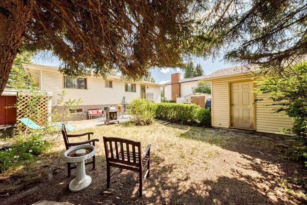 5539 Dalhart Road Nw, Calgary, AB - Outdoor