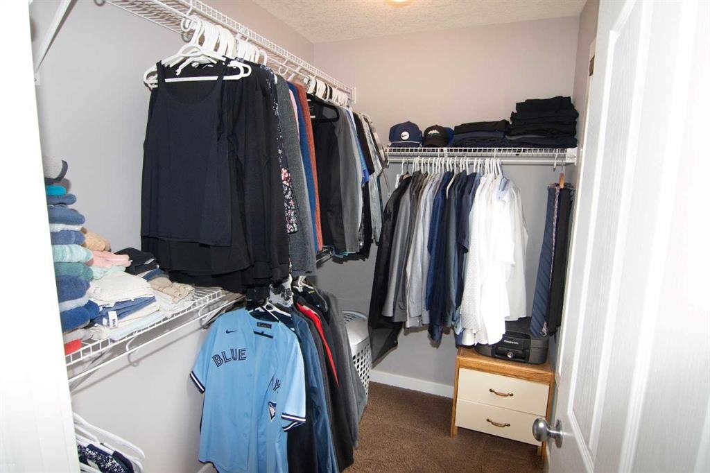209 Evansdale Landing Nw, Calgary, AB - Indoor With Storage