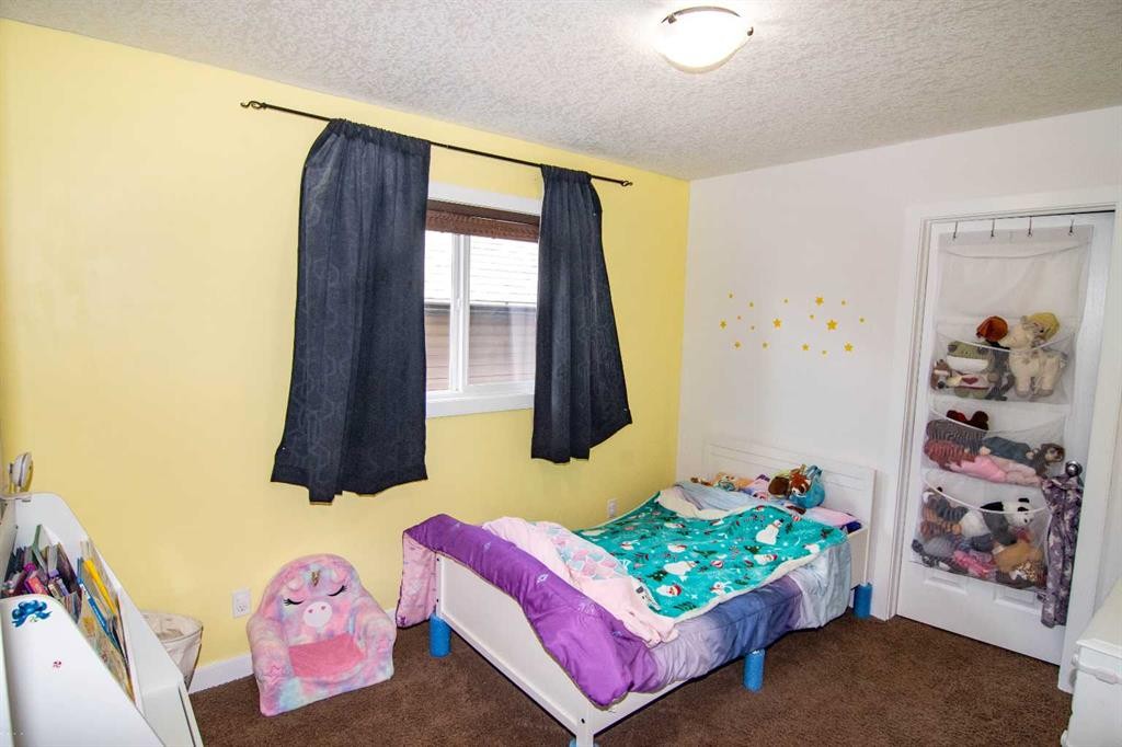 209 Evansdale Landing Nw, Calgary, AB - Indoor Photo Showing Bedroom