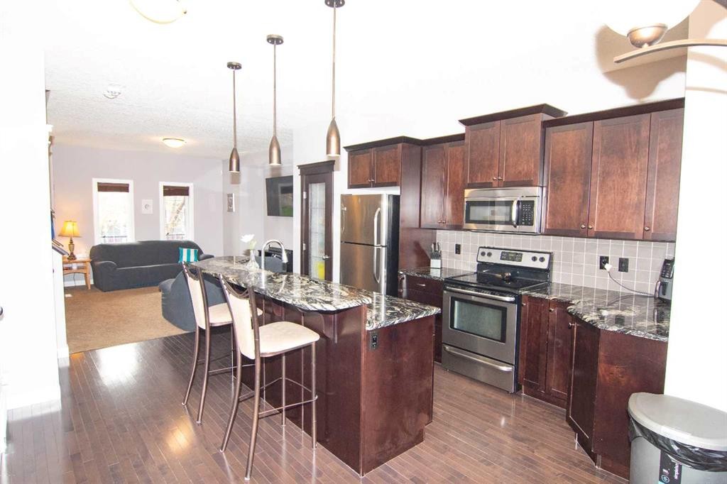 209 Evansdale Landing Nw, Calgary, AB - Indoor Photo Showing Kitchen With Stainless Steel Kitchen With Upgraded Kitchen