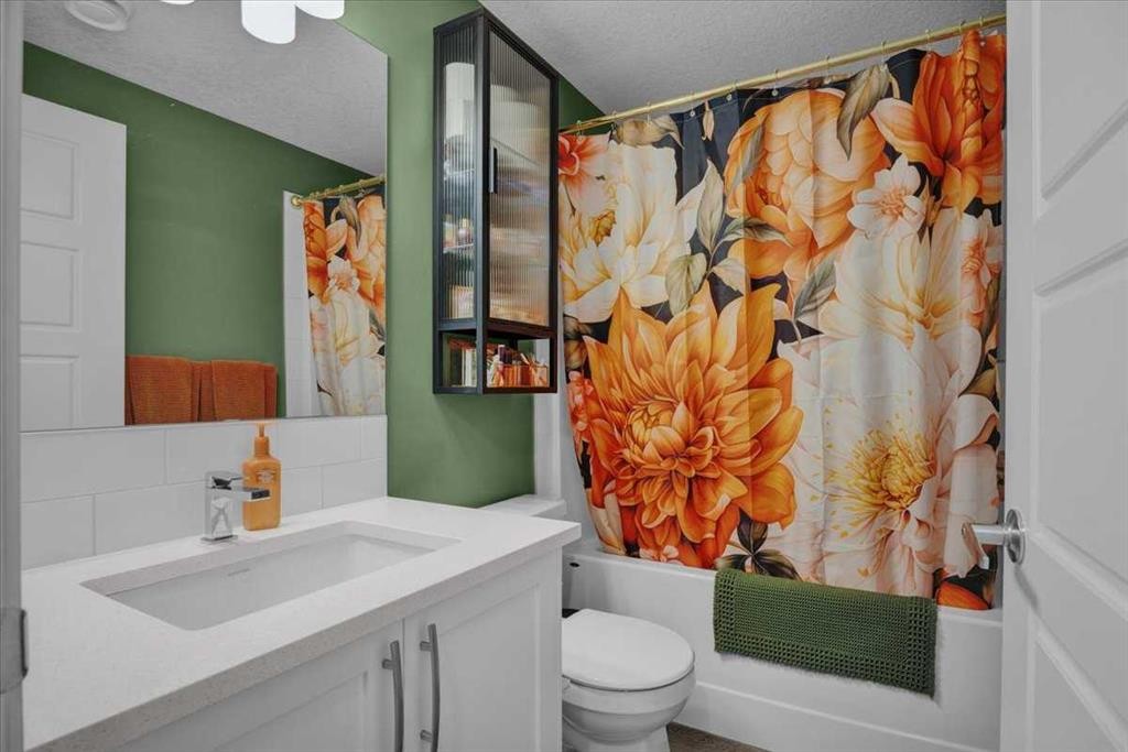 216-474 Seton Circle Se, Calgary, AB - Indoor Photo Showing Bathroom