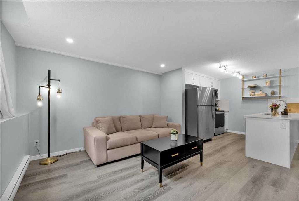 216-474 Seton Circle Se, Calgary, AB - Indoor