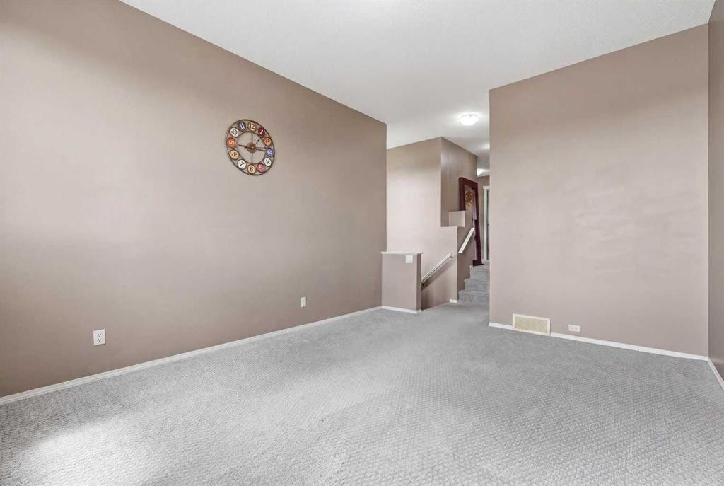 78 Everglen Way Sw, Calgary, AB - Indoor Photo Showing Other Room