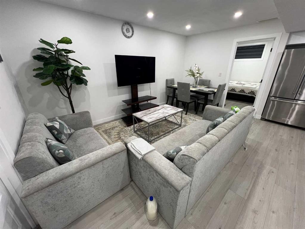 101-Dawson Drive, Chestermere, AB - Indoor