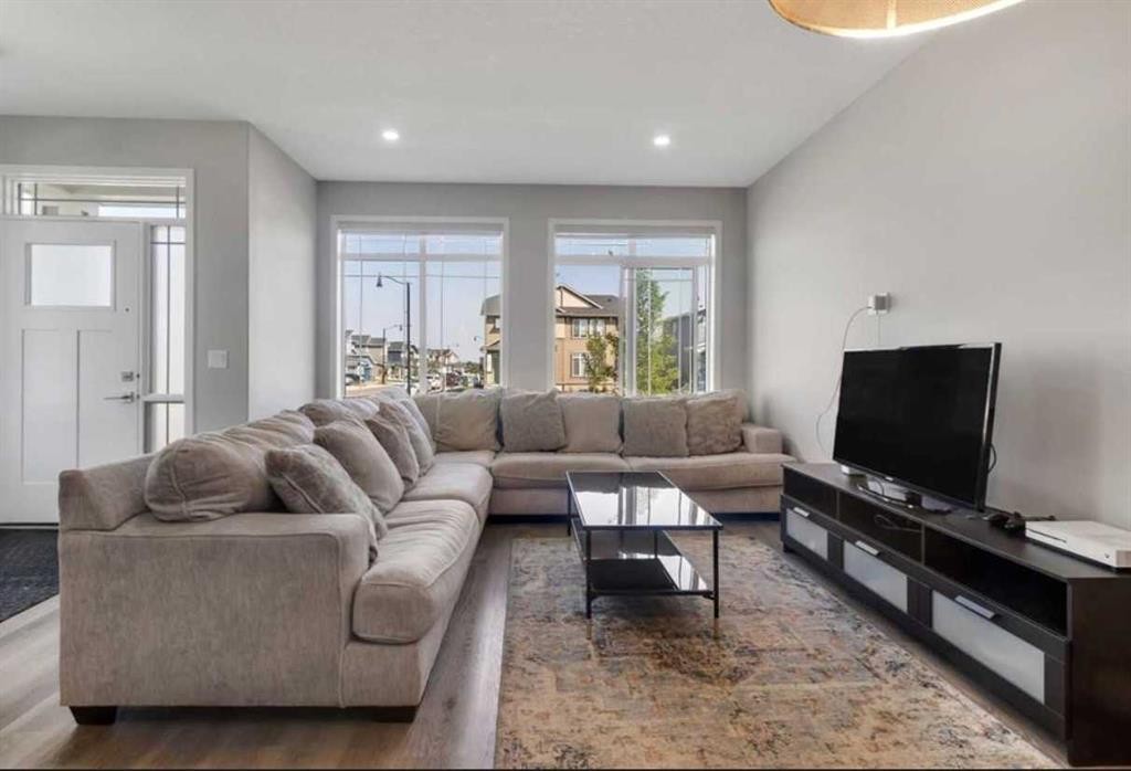 101-Dawson Drive, Chestermere, AB - Indoor Photo Showing Living Room