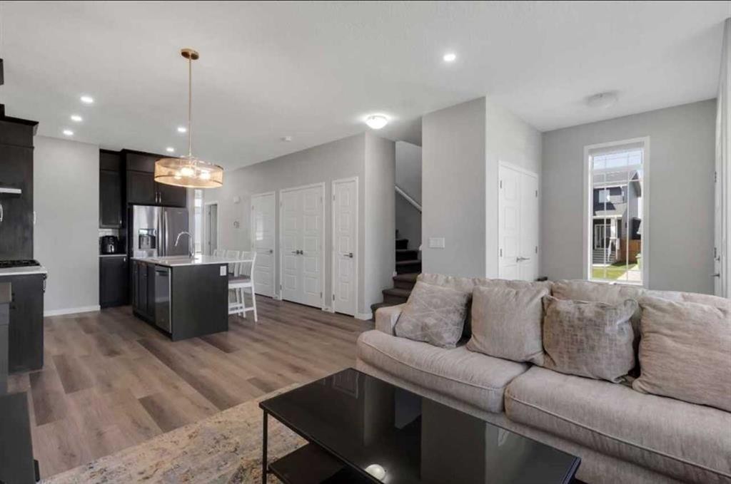 101-Dawson Drive, Chestermere, AB - Indoor Photo Showing Other Room
