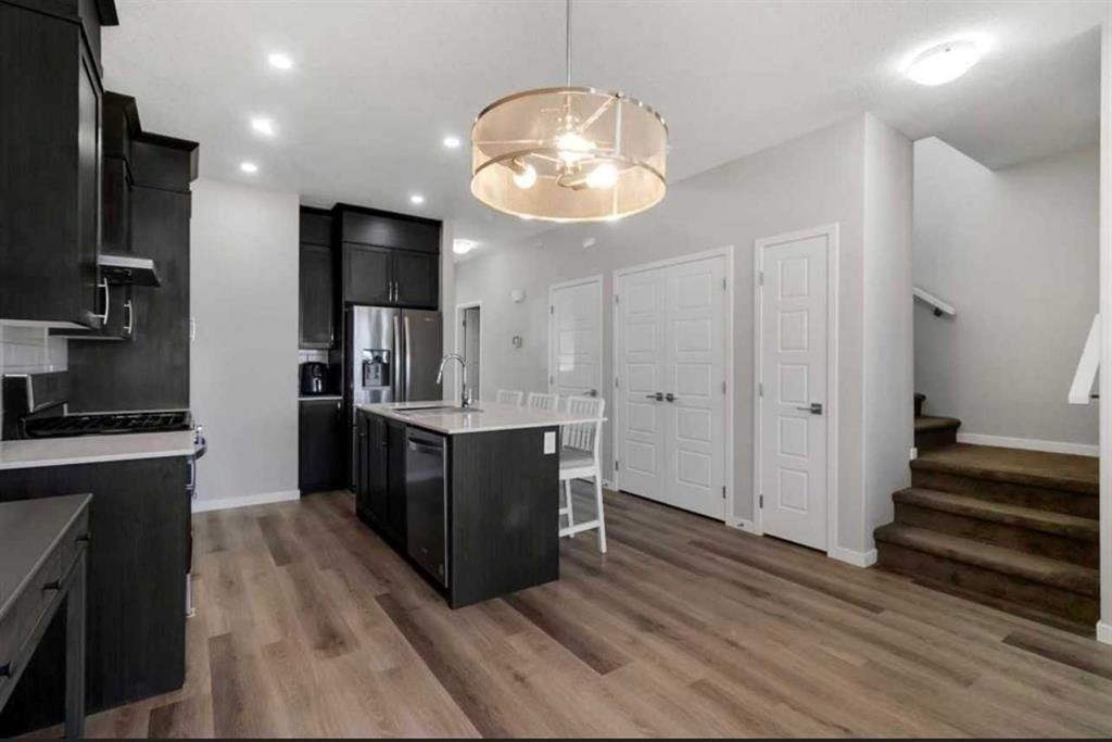 101-Dawson Drive, Chestermere, AB - Indoor Photo Showing Kitchen