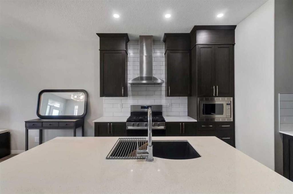 101-Dawson Drive, Chestermere, AB - Indoor Photo Showing Kitchen