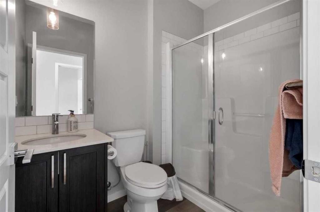 101-Dawson Drive, Chestermere, AB - Indoor Photo Showing Bathroom