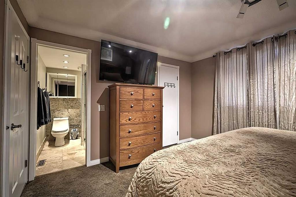 48 Deermont Way Se, Calgary, AB - Indoor Photo Showing Bedroom