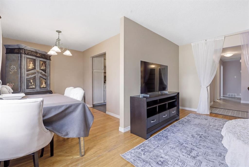 1703 110 Avenue Sw, Calgary, AB - Indoor