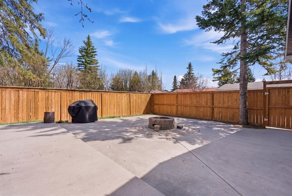 1703 110 Avenue Sw, Calgary, AB - Outdoor