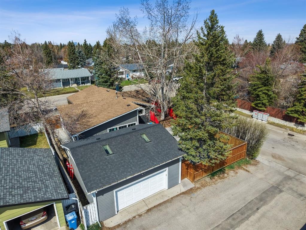 1703 110 Avenue Sw, Calgary, AB - Outdoor