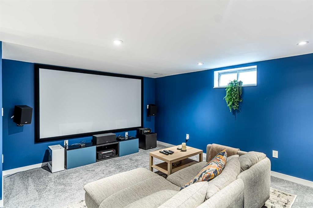 111 Lynnview Way Se, Calgary, AB - Indoor Photo Showing Other Room