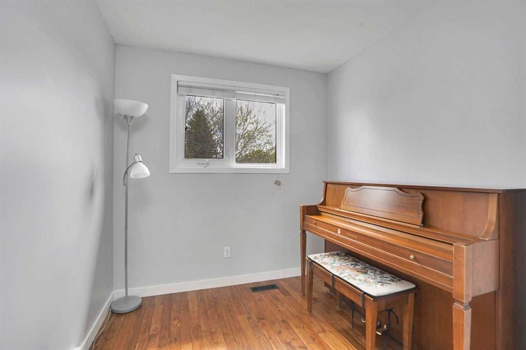 127 Woodstock Road Sw, Calgary, AB - Indoor Photo Showing Other Room