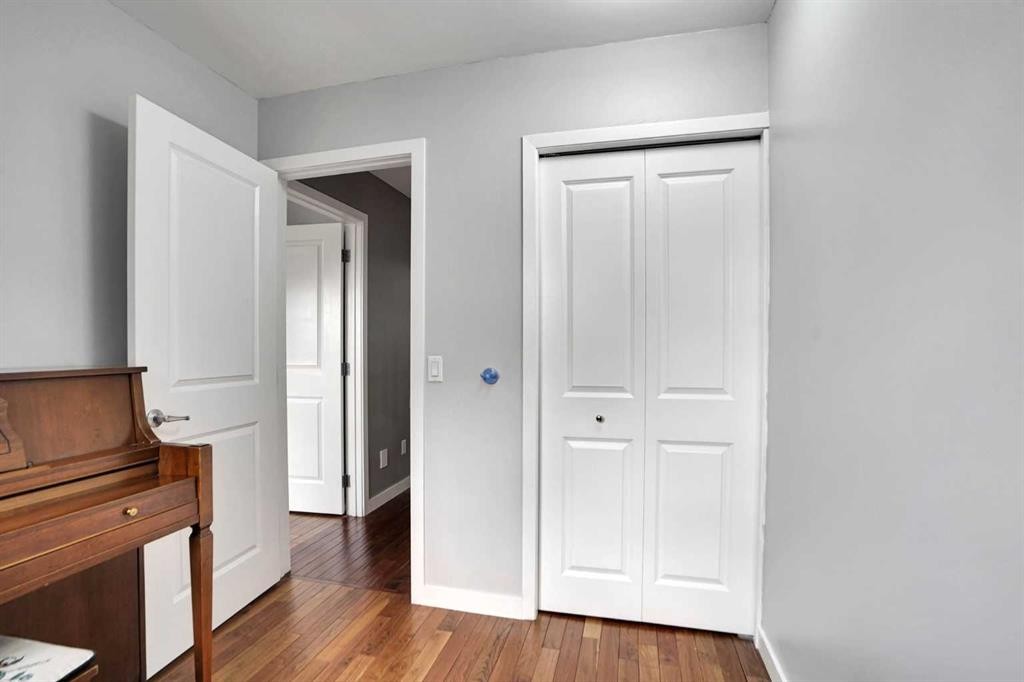 127 Woodstock Road Sw, Calgary, AB - Indoor Photo Showing Other Room