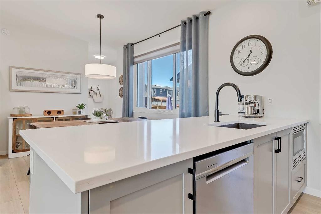 164 Setonstone Manor Se, Calgary, AB - Indoor Photo Showing Kitchen With Upgraded Kitchen