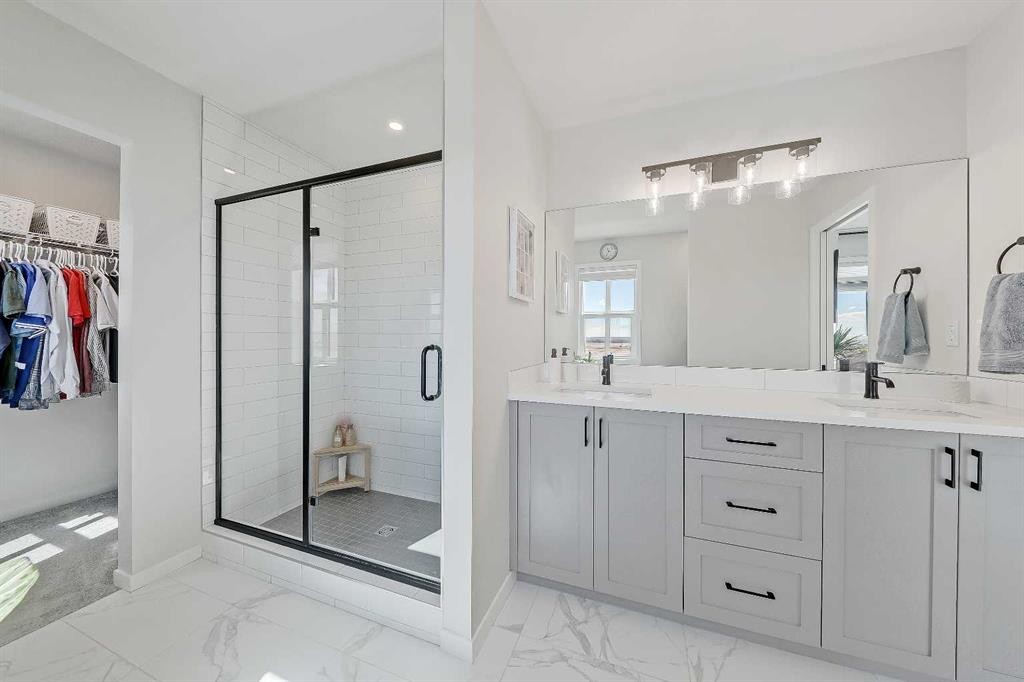 164 Setonstone Manor Se, Calgary, AB - Indoor Photo Showing Bathroom