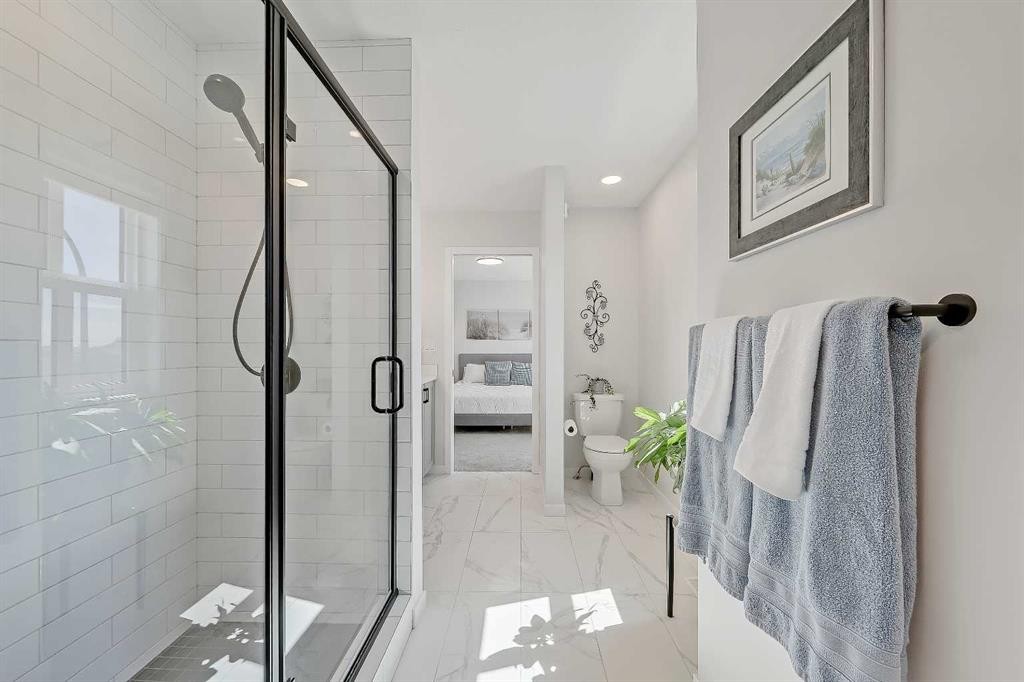 164 Setonstone Manor Se, Calgary, AB - Indoor Photo Showing Bathroom