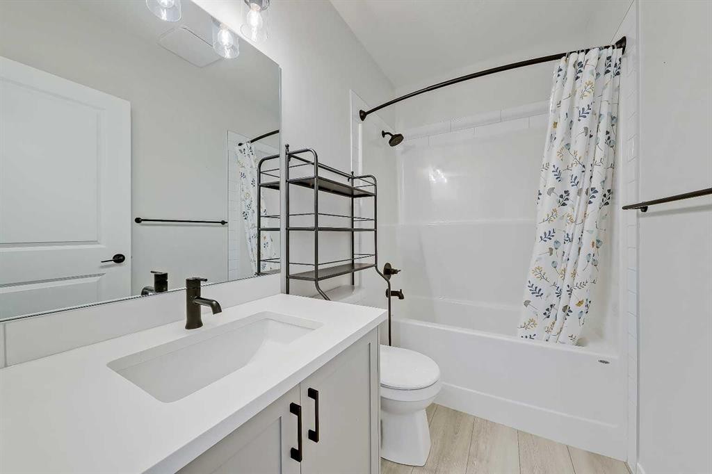 164 Setonstone Manor Se, Calgary, AB - Indoor Photo Showing Bathroom
