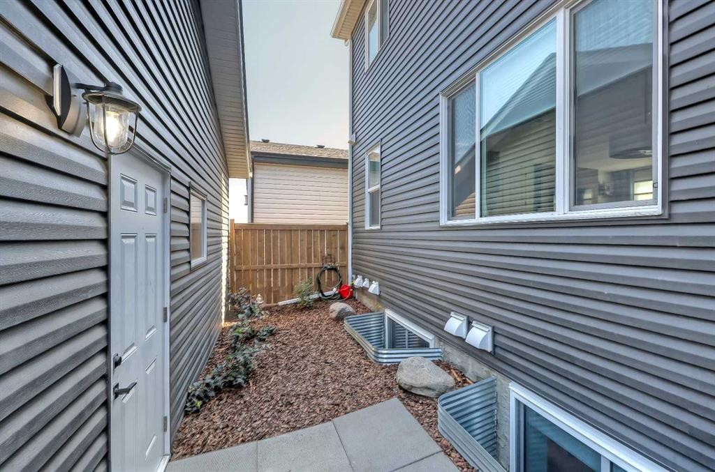 164 Setonstone Manor Se, Calgary, AB - Outdoor With Exterior