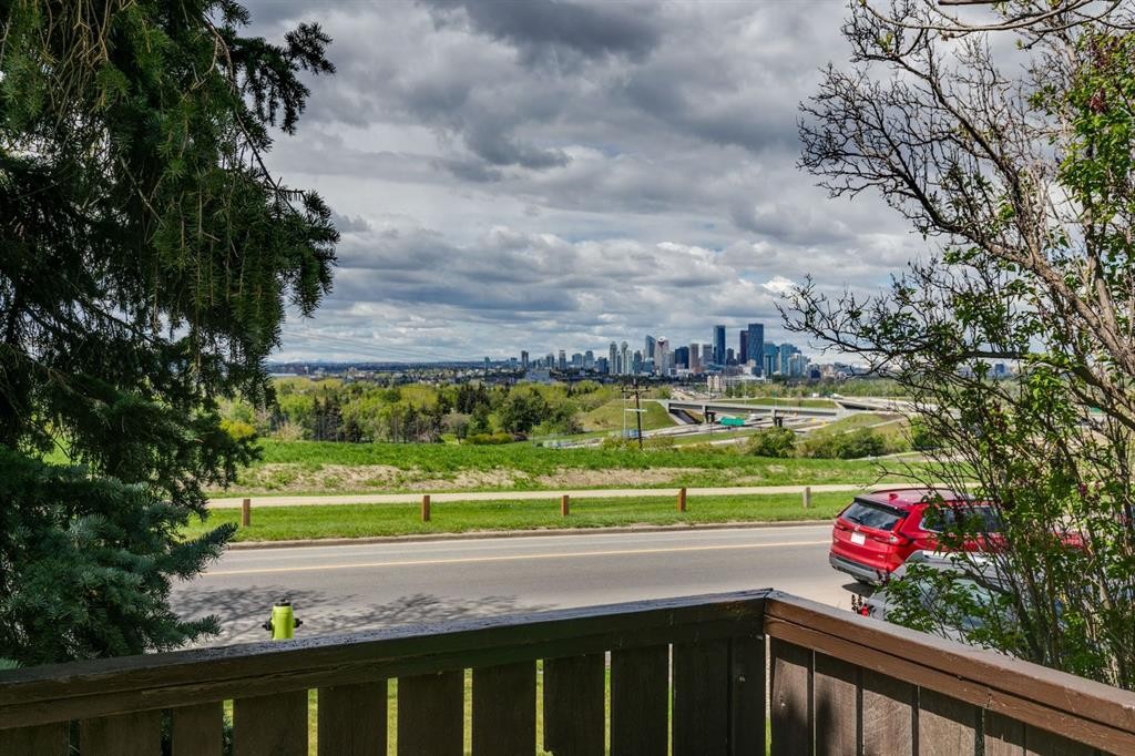2048 26 Street Se, Calgary, AB - Outdoor With View