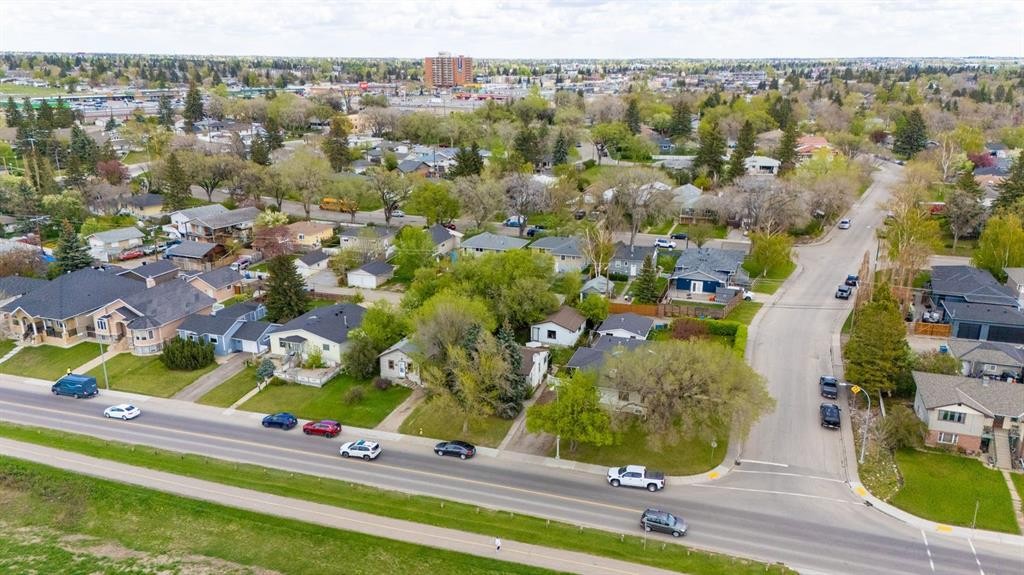 2048 26 Street Se, Calgary, AB - Outdoor With View