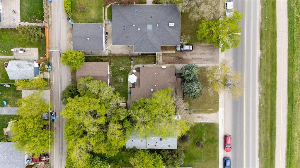 2048 26 Street Se, Calgary, AB - Outdoor With View