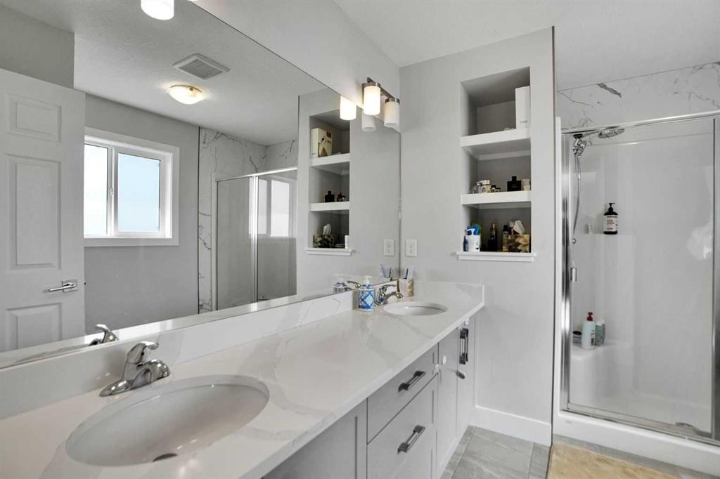 3 Rivercrest Common, Cochrane, AB - Indoor Photo Showing Bathroom