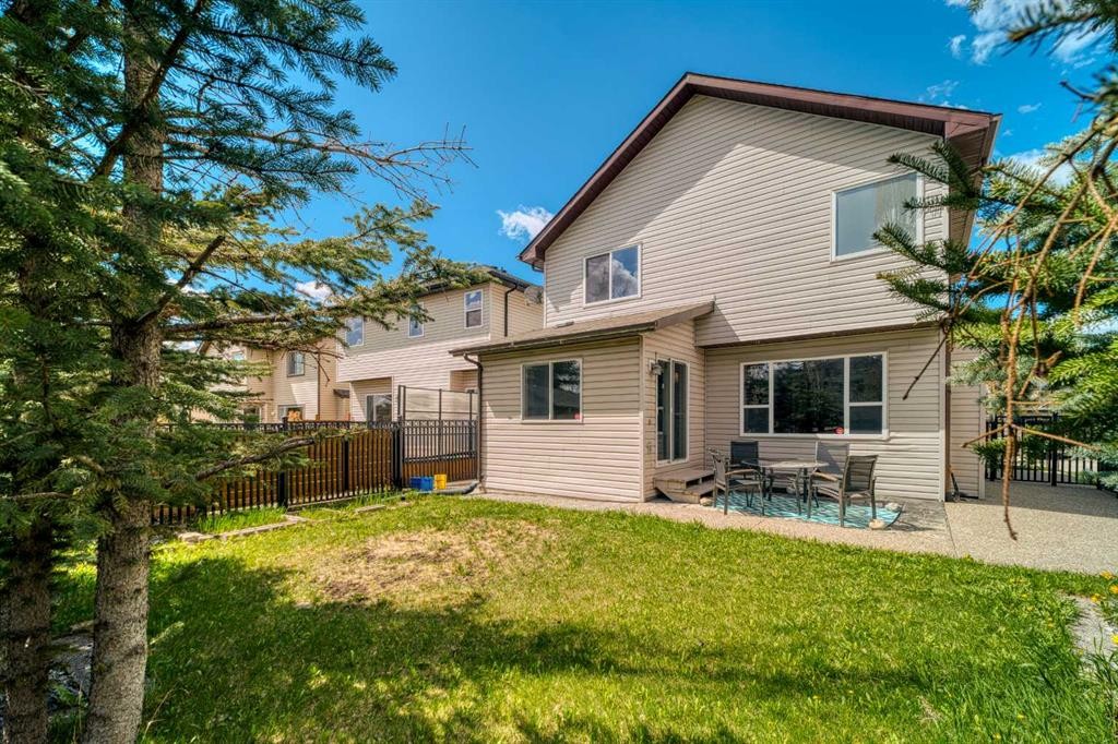 100 Royal Birch Crescent Nw, Calgary, AB - Outdoor
