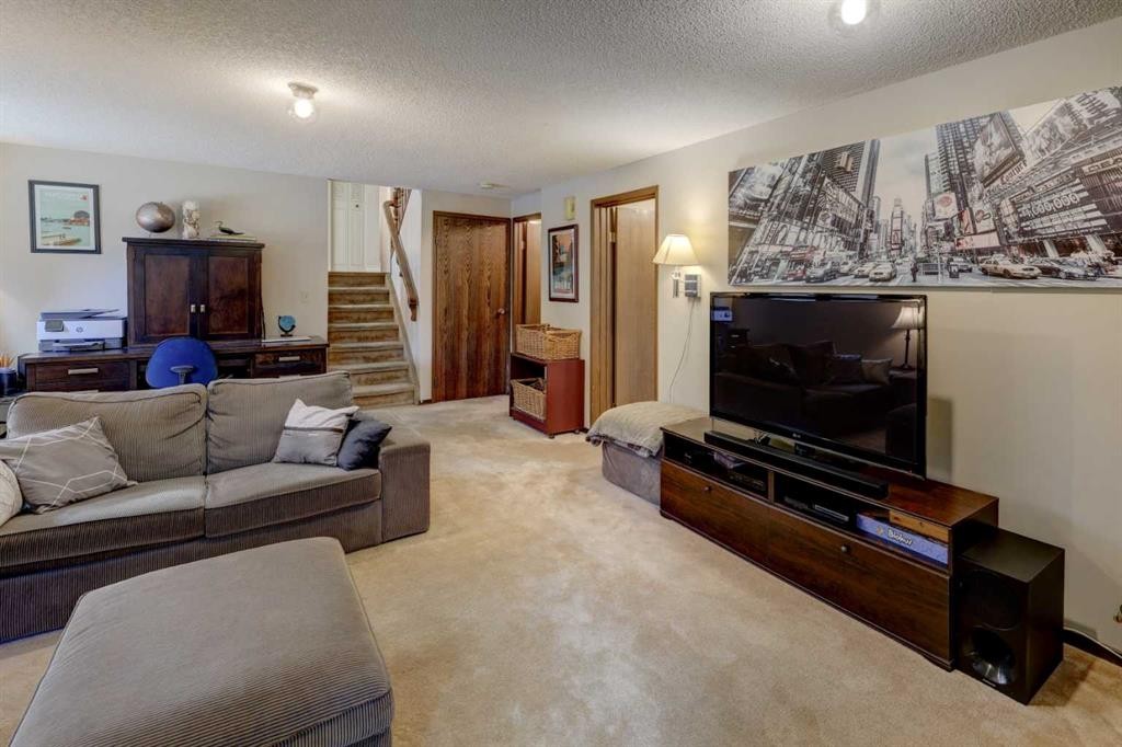 36 Edforth Road Nw, Calgary, AB