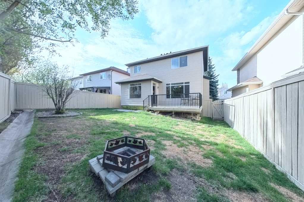 39 Simcoe Terrace Sw, Calgary, AB - Outdoor With Deck Patio Veranda