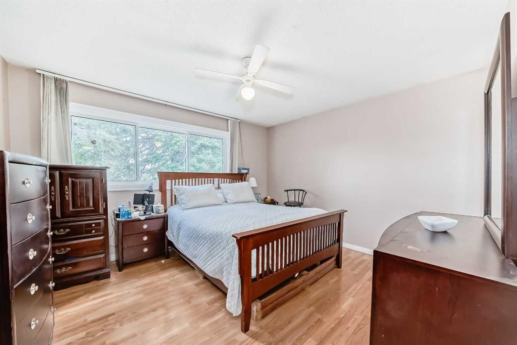 5132 Marian Way Ne, Calgary, AB - Indoor Photo Showing Bedroom