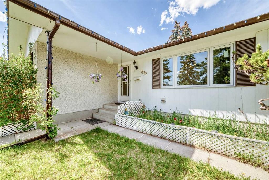 5132 Marian Way Ne, Calgary, AB - Outdoor
