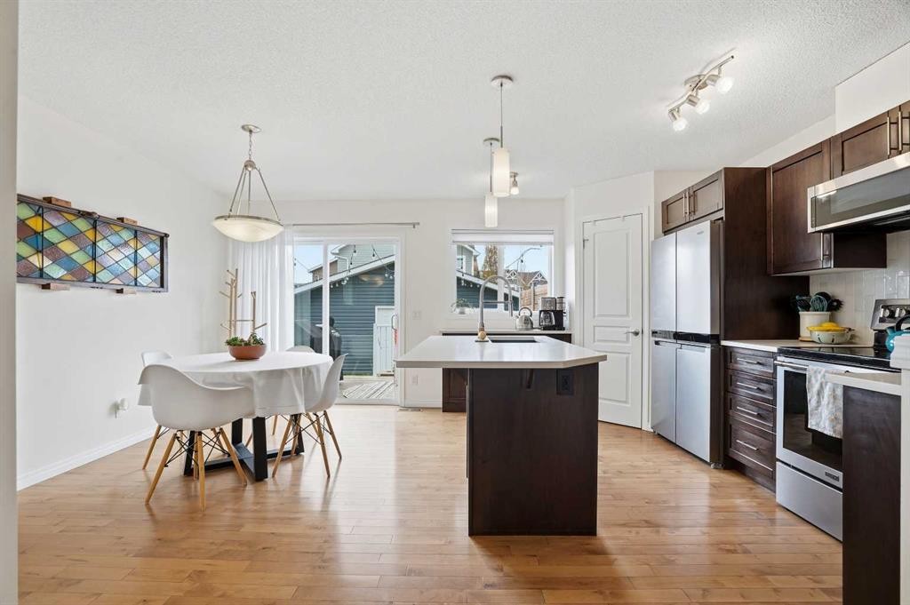 24 Auburn Crest Park Se, Calgary, AB - Indoor Photo Showing Other Room