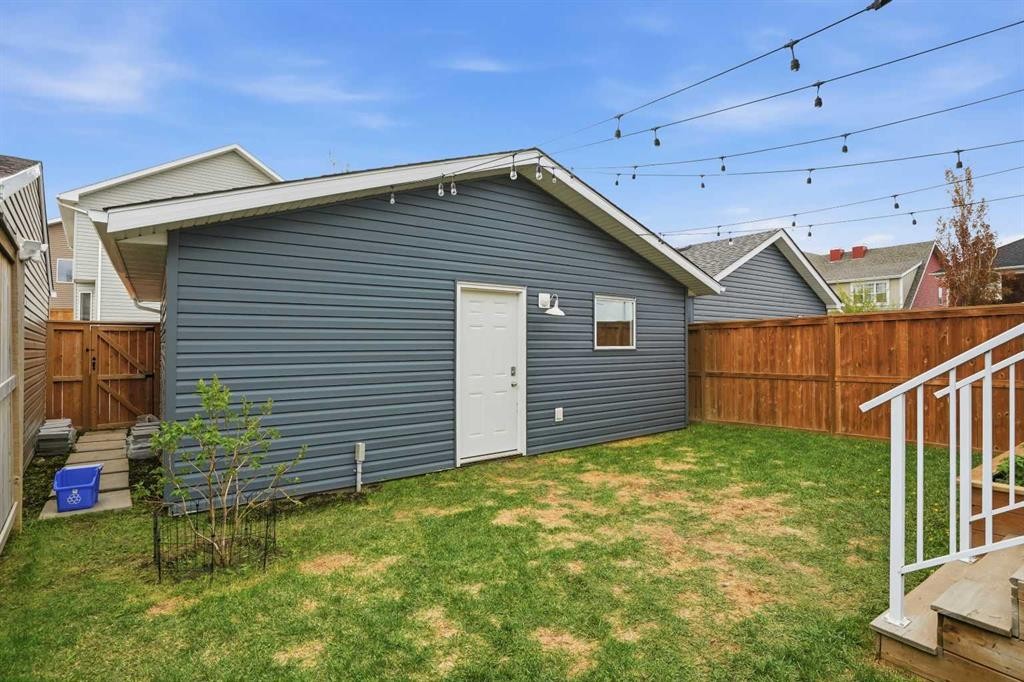 24 Auburn Crest Park Se, Calgary, AB - Outdoor With Exterior