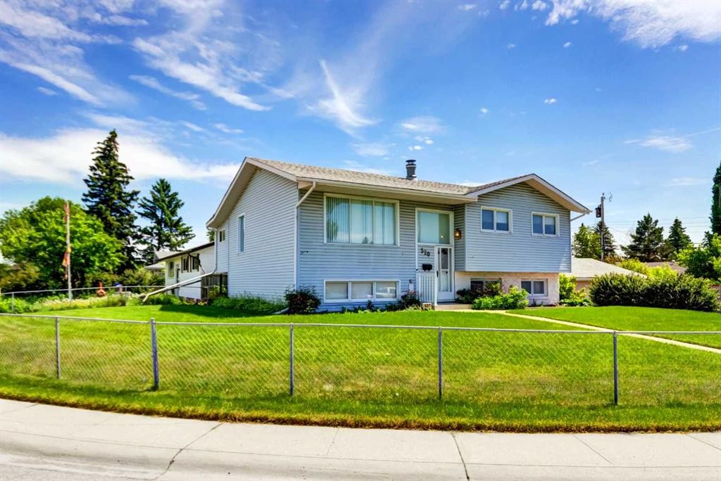 520 Foritana Road Se, Calgary, AB - Outdoor