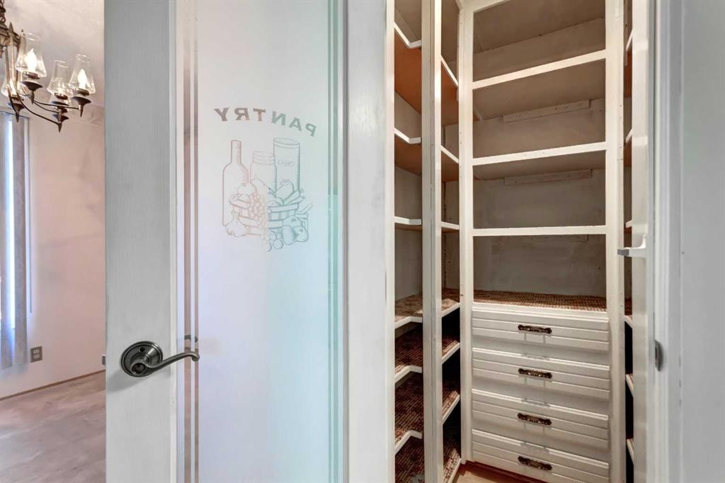 520 Foritana Road Se, Calgary, AB - Indoor