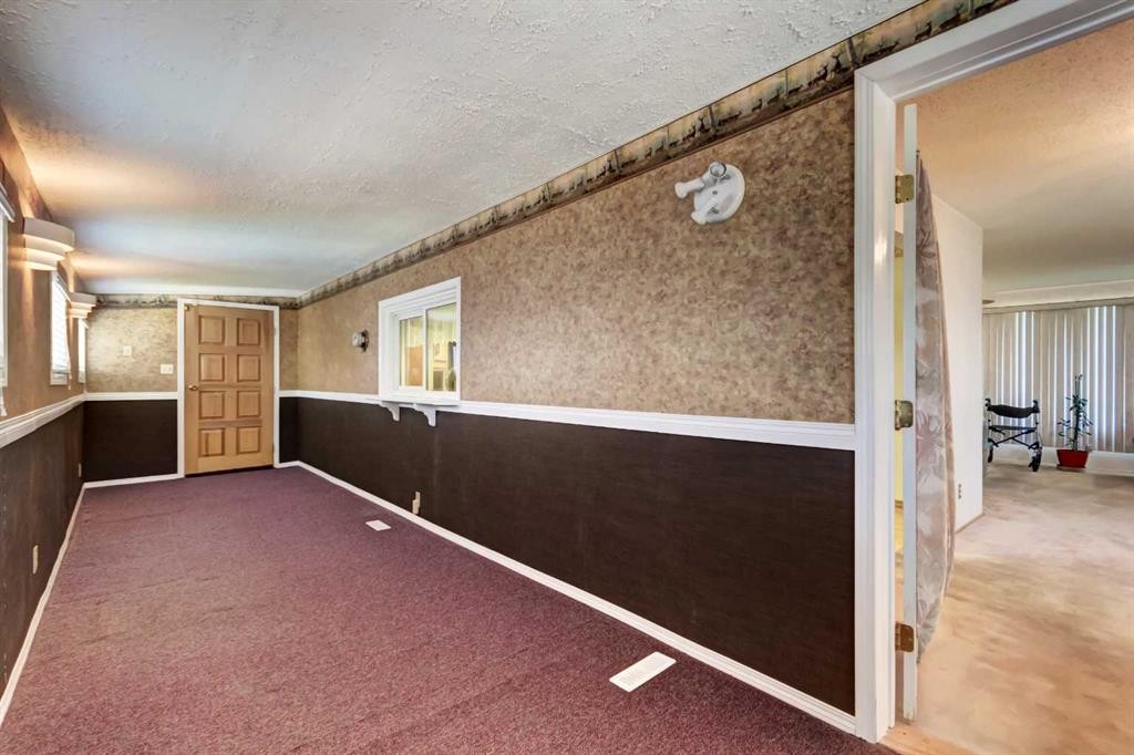 520 Foritana Road Se, Calgary, AB - Indoor Photo Showing Other Room