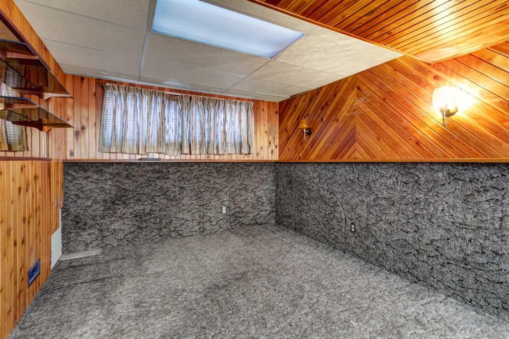 520 Foritana Road Se, Calgary, AB - Indoor Photo Showing Other Room