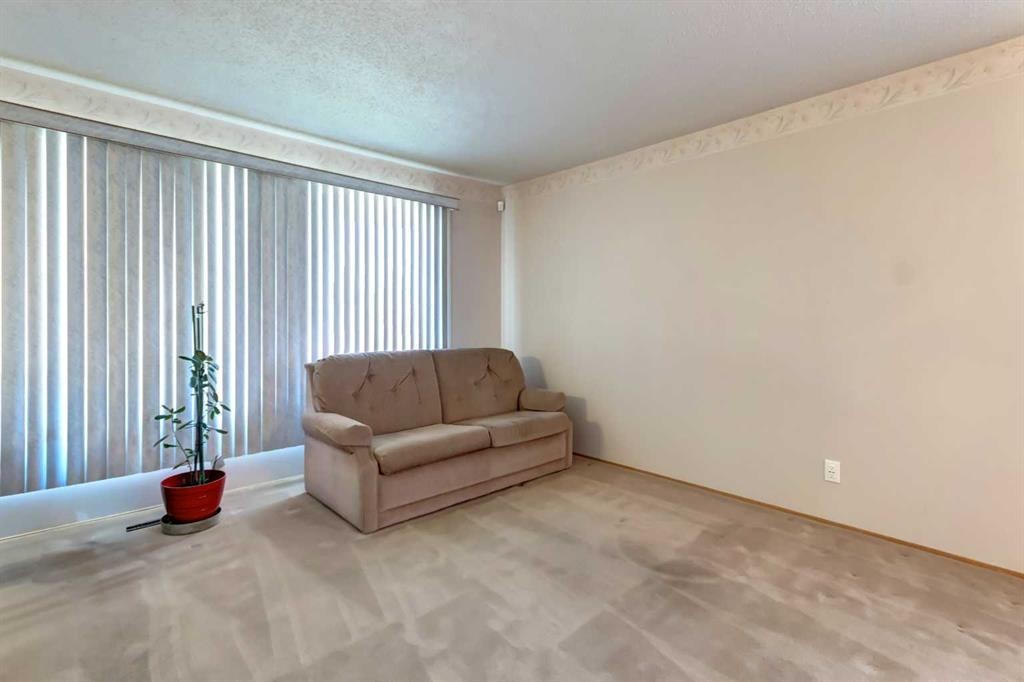 520 Foritana Road Se, Calgary, AB - Indoor