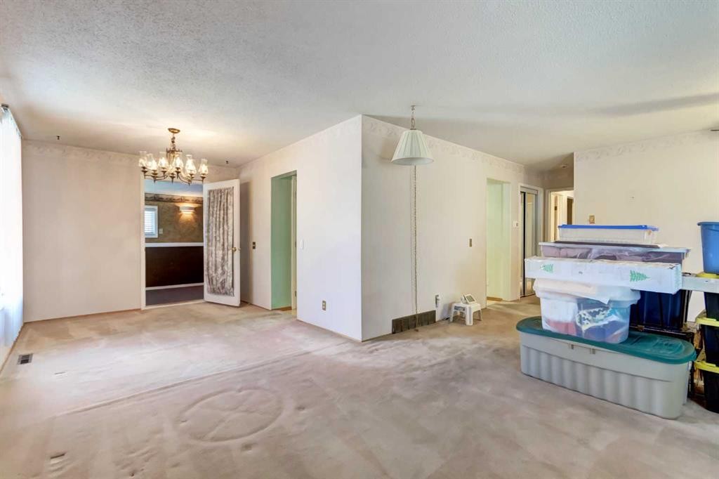 520 Foritana Road Se, Calgary, AB - Indoor
