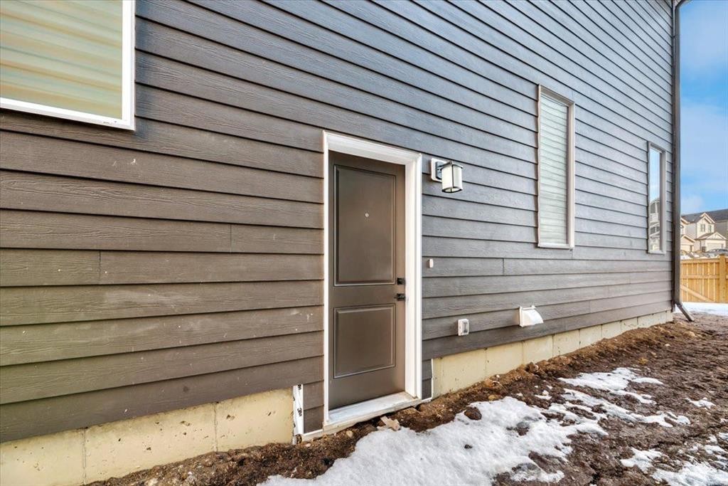77 Versant Point Sw, Calgary, AB - Outdoor With Exterior