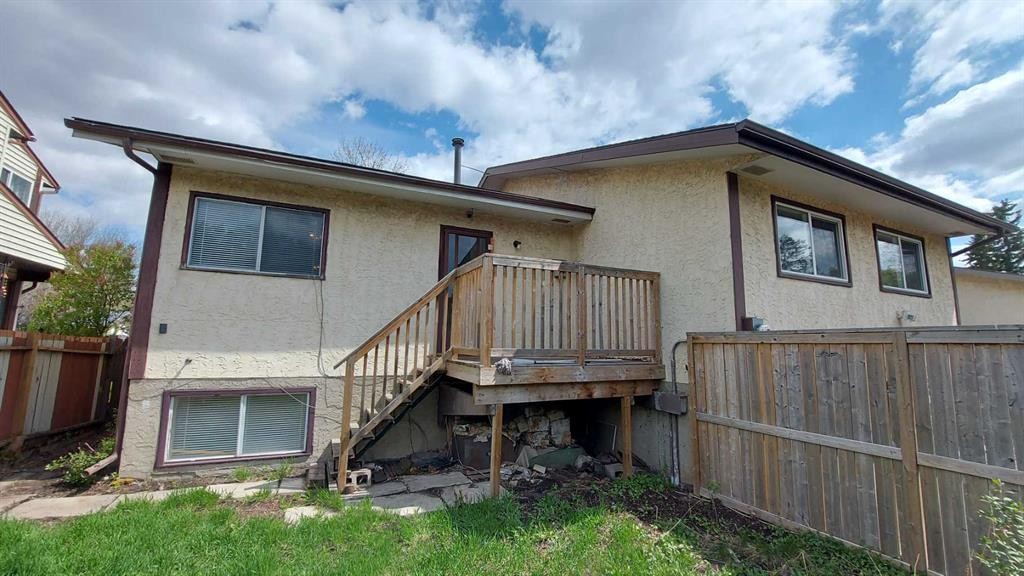 821 Whitemont Drive Ne, Calgary, AB - Outdoor With Exterior