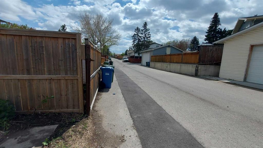 821 Whitemont Drive Ne, Calgary, AB - Outdoor