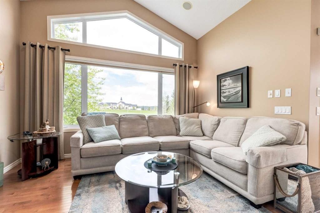 38 Kincora Terrace Nw, Calgary, AB - Indoor Photo Showing Living Room
