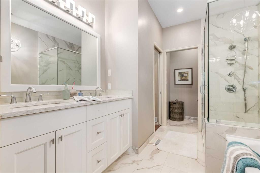 38 Kincora Terrace Nw, Calgary, AB - Indoor Photo Showing Bathroom