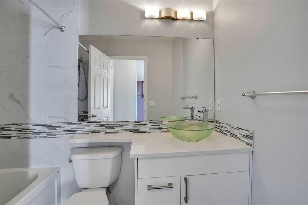 42 Harvest Rose Circle Ne, Calgary, AB - Indoor Photo Showing Bathroom